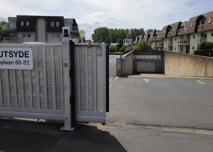 Blutsyde Promenade Encanto 公寓 布列登